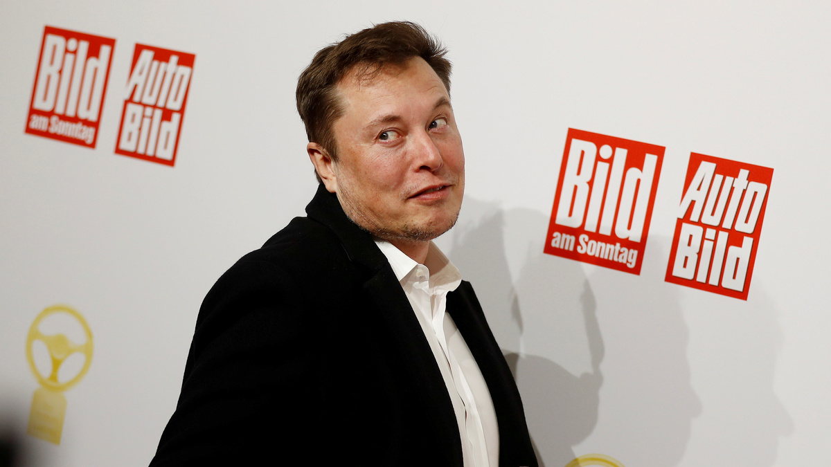 Elon Musk Tells Jury He's Worth $20 Billion but Is Short on Cash