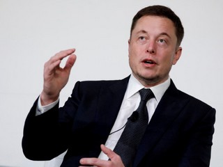 Elon Musk Slapped With Lawsuit for Calling Thai Cave Rescuer a Paedophile