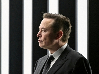 Elon Musk&rsquo;s Startups Could Be Silver Lining for Bankers Burned by Twitter Deal