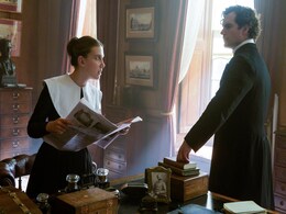 Enola Holmes Review: A Feminist Sherlock Spin-Off for the Brexit Era Enola Holmes Review: A Feminist Sherlock Spin-Off for the Brexit Era