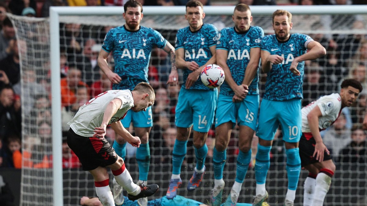 Apple Said to Consider Bidding for English Football Streaming Rights on Apple TV+