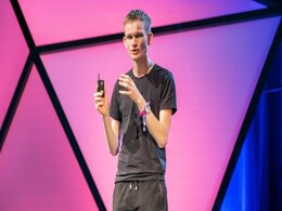 Vitalik Buterin Sends ETH 700 to War-Scarred Ukraine as Crypto Donations Reach $133 Million Vitalik Buterin Sends ETH 700 to War-Scarred Ukraine as Crypto Donations Reach $133 Million