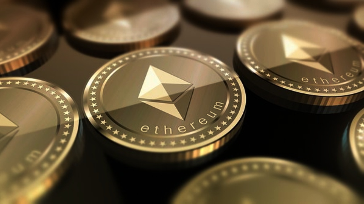 ETH, BTC Whales Trigger Massive Transfer Period Despite Market Slowdown, Data Shows