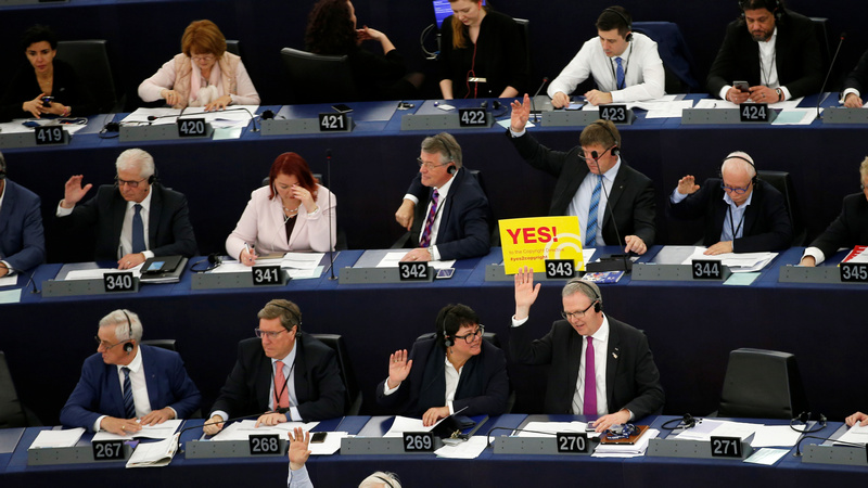 Google, Facebook, Activists Suffer Copyright Defeat After EU Vote