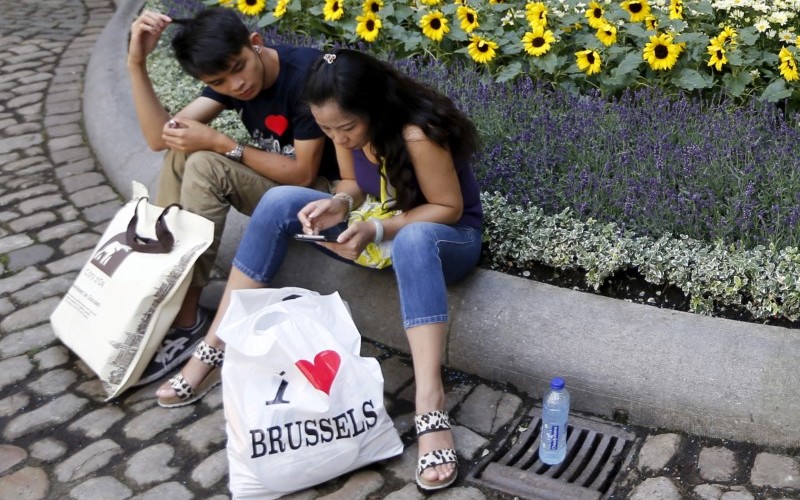 EU Celebrates End of Roaming Charges but Risks Linger for Travellers