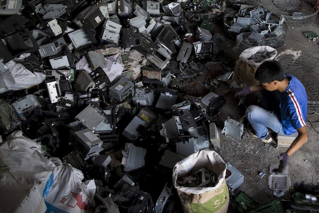 Smartphone Waste to Constitute Over 30 Percent of World's Total Mobiles in 2022: Report Smartphone Waste to Constitute Over 30 Percent of World's Total Mobiles in 2022: Report