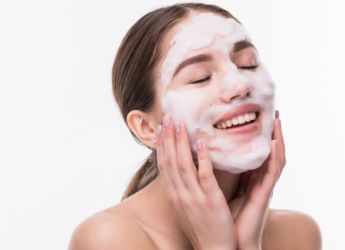 Refresh Your Skin: The Definitive List of Best Face Washes For Summers 2026