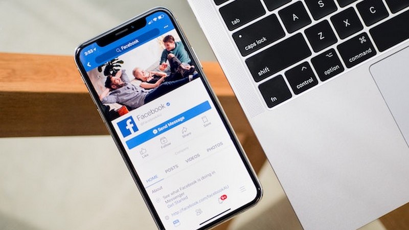 Mark Zuckerberg Says Facebook Doesn't Secretly Tap Your Microphone to Target Ads