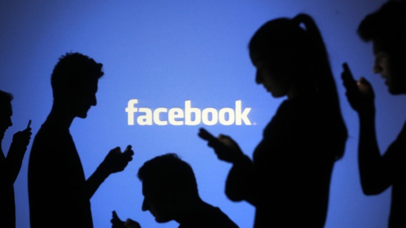 Facebook Warns 14 Million Users a Bug May Have Made Their Status Posts Public