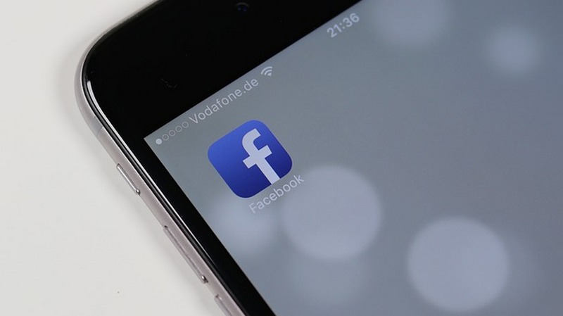 Facebook Plans to Use Postcards to Verify IDs of Election Ad Buyers