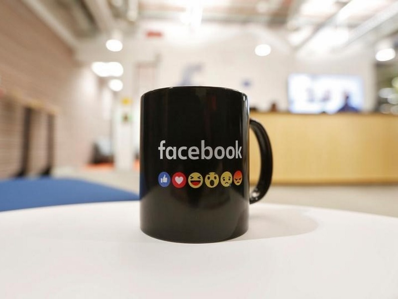 Facebook's Testing Reactions and a Dislike Button in Messenger