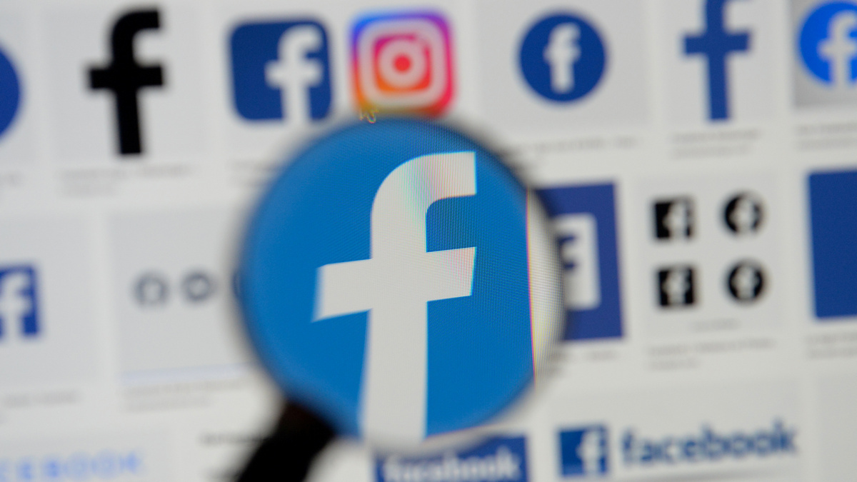 US FTC May Try to Block Facebook From Integrating WhatsApp, Instagram, Messenger
