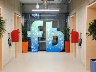 Twice Burned: Winklevii Overshadowed by Zuckerberg Yet Again