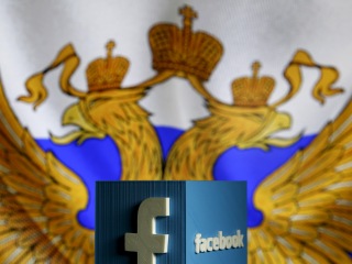 Facebook May Face Heavy Fine in Russia Over Banned Content, Says Regulator