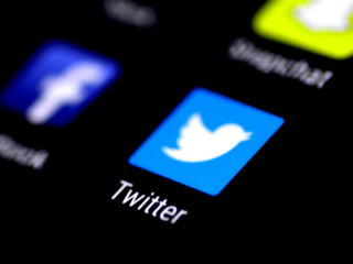 Supreme Court Notice to Centre on Petition That Seeks to Regulate Facebook, Twitter