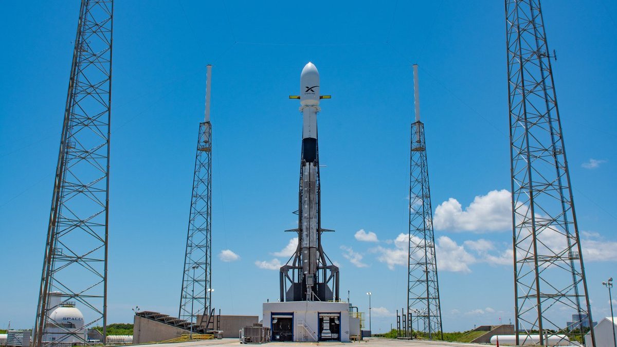 SpaceX Targets Late June for Falcon Heavy Launch