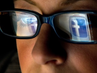 Facebook Improves How Visually Challenged Can &#039;See&#039; Images Using AI