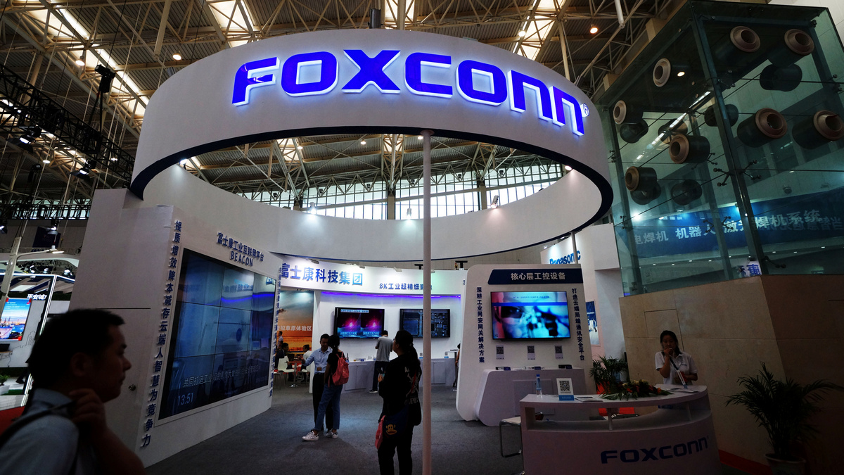 Apple Supplier Foxconn Says Indian Customs Clearing Procedures Have Been Resolved