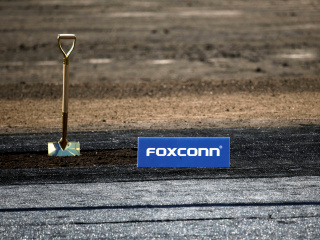 Apple Supplier Foxconn Aims to Provide Components, Services to 10 Percent of Global Electric Vehicles