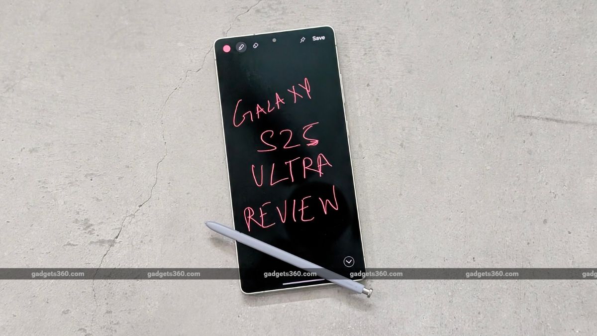 Samsung के Galaxy S26 Ultra में डिस्प्ले की प्राइवेसी के लिए मिल सकता है Flex Magic Pixel फीचर