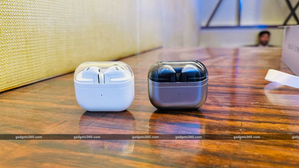 Best Premium Earbuds to Buy in 2026: AirPods Pro 3, Sony WF-1000XM5, Galaxy Buds 3 Pro and More