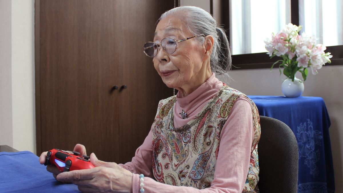 Gran Theft Auto: Finger Flexes Keep 90-Year-Old Gamer Console-Ready