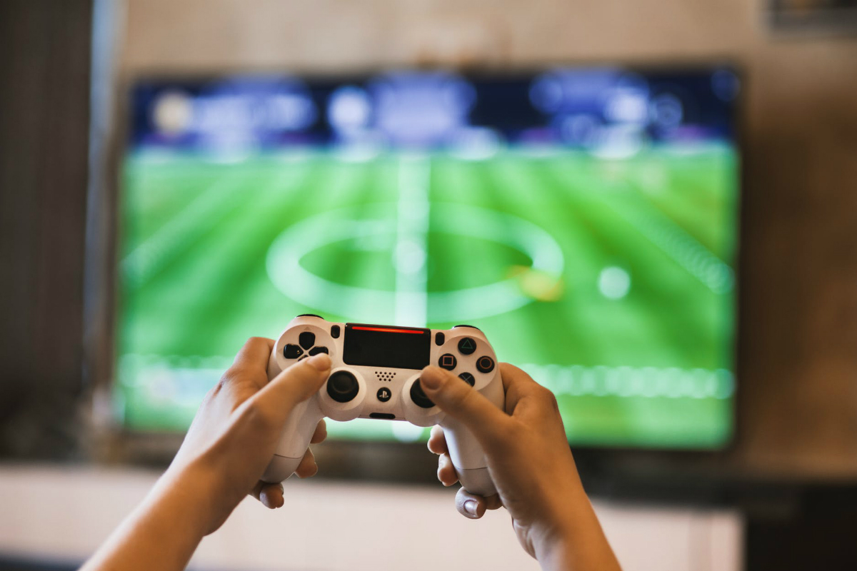 China Imposes Curfew on Minors in Gaming Crackdown