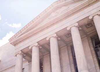 US Regulator Urges FDIC for Better Coordination on Crypto, Blockchain Risks