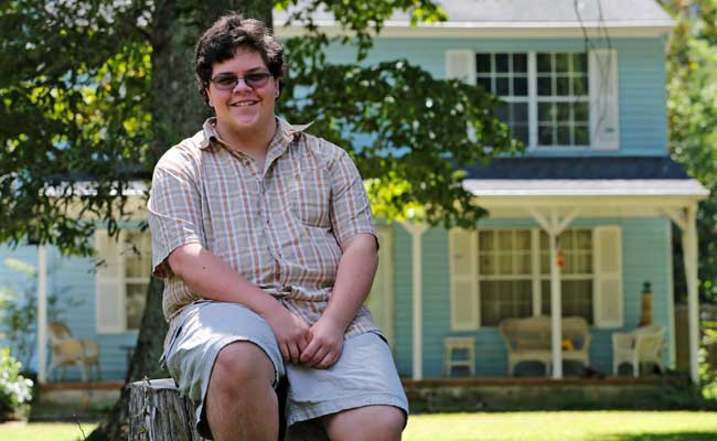 US Supreme Court To Hear Case Of Transgender Bathroom Policy