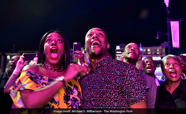 For A Mother-To-Be (And The Dad, Too), The Ultimate Gender-Reveal Party