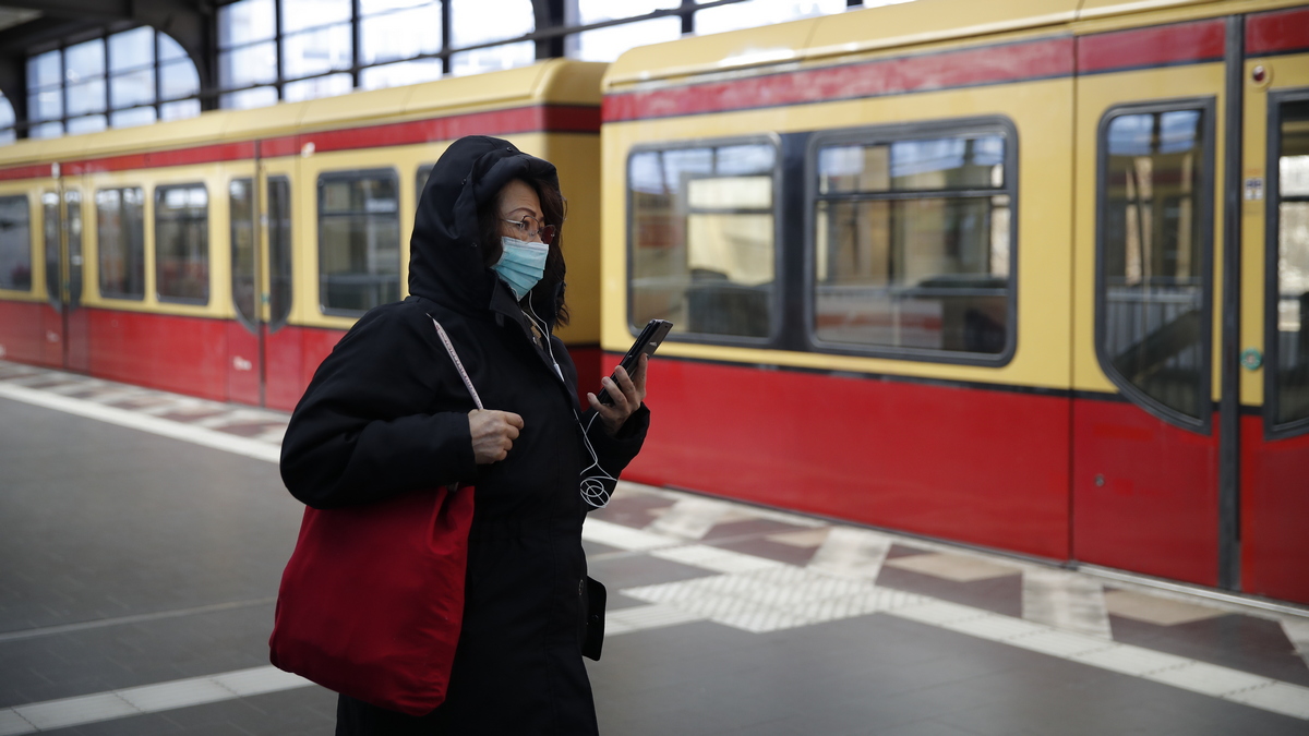 Smartphone vs Virus, Is Privacy Always Going to Be the Loser?