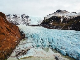 Ancient Viral Genomes in Glaciers Reveal Pathogens’ Climate Adaptation Over 41,000 Years Ancient Viral Genomes in Glaciers Reveal Pathogens’ Climate Adaptation Over 41,000 Years