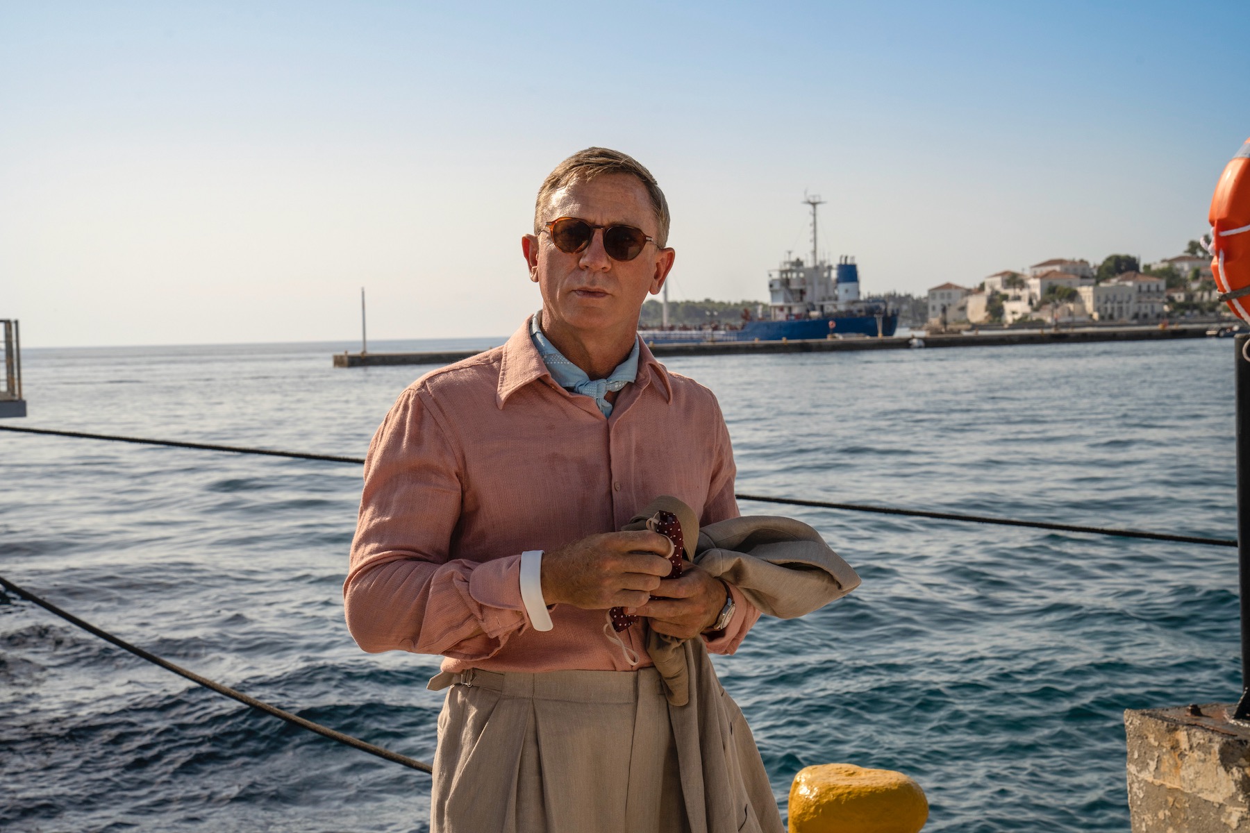Glass Onion Trailer: Daniel Craig Dunks on Murder Mystery Game in Second Knives Out Movie