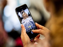 Global Smartphone Shipments to Grow 5.3 Percent in 2021 Despite Supply Chain Issues: IDC Global Smartphone Shipments to Grow 5.3 Percent in 2021 Despite Supply Chain Issues: IDC