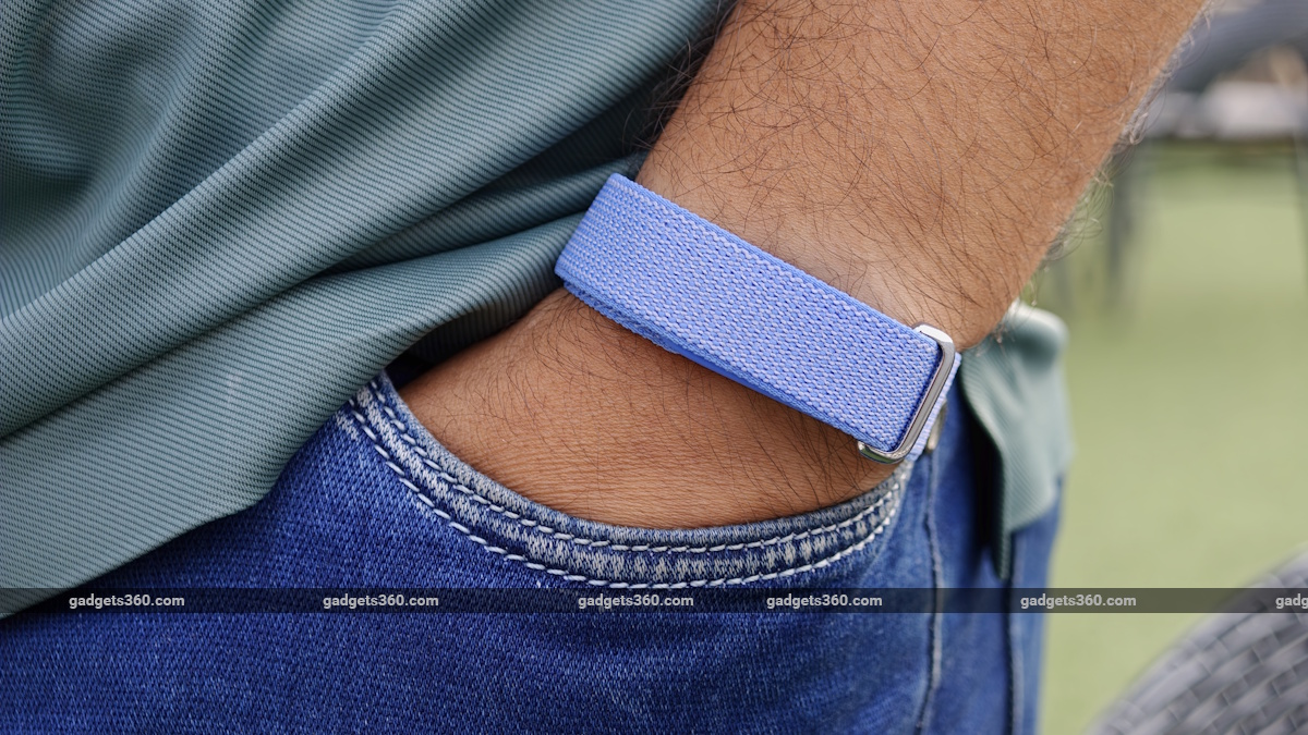 Fitbit Air Review: Is This Google&rsquo;s Best Fitness Tracker Yet?