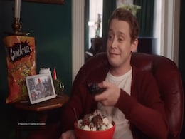 Google’s New Ad Recreates Iconic Home Alone Scenes With Macaulay Culkin and Google Assistant Google’s New Ad Recreates Iconic Home Alone Scenes With Macaulay Culkin and Google Assistant