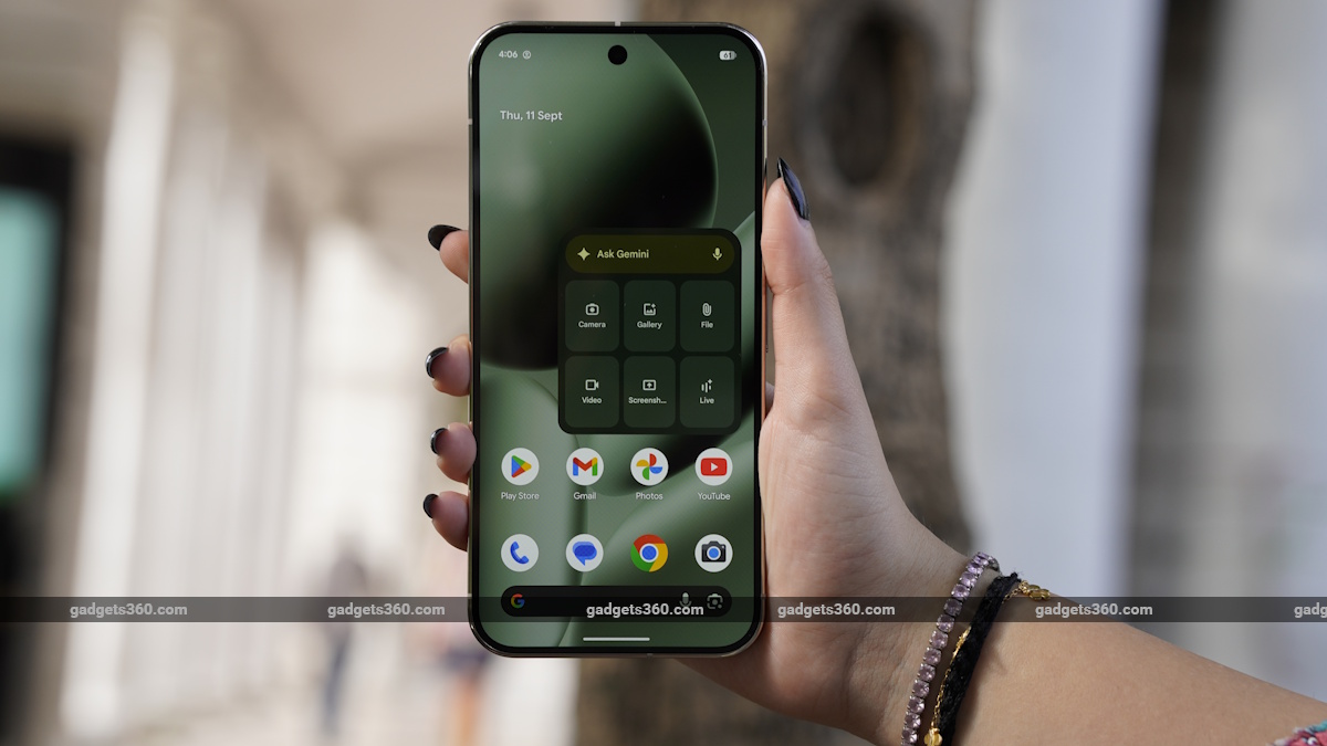 Google Pixel Phones Get AI Notification Summaries, New Parental Controls With Android 16 QPR2 Update