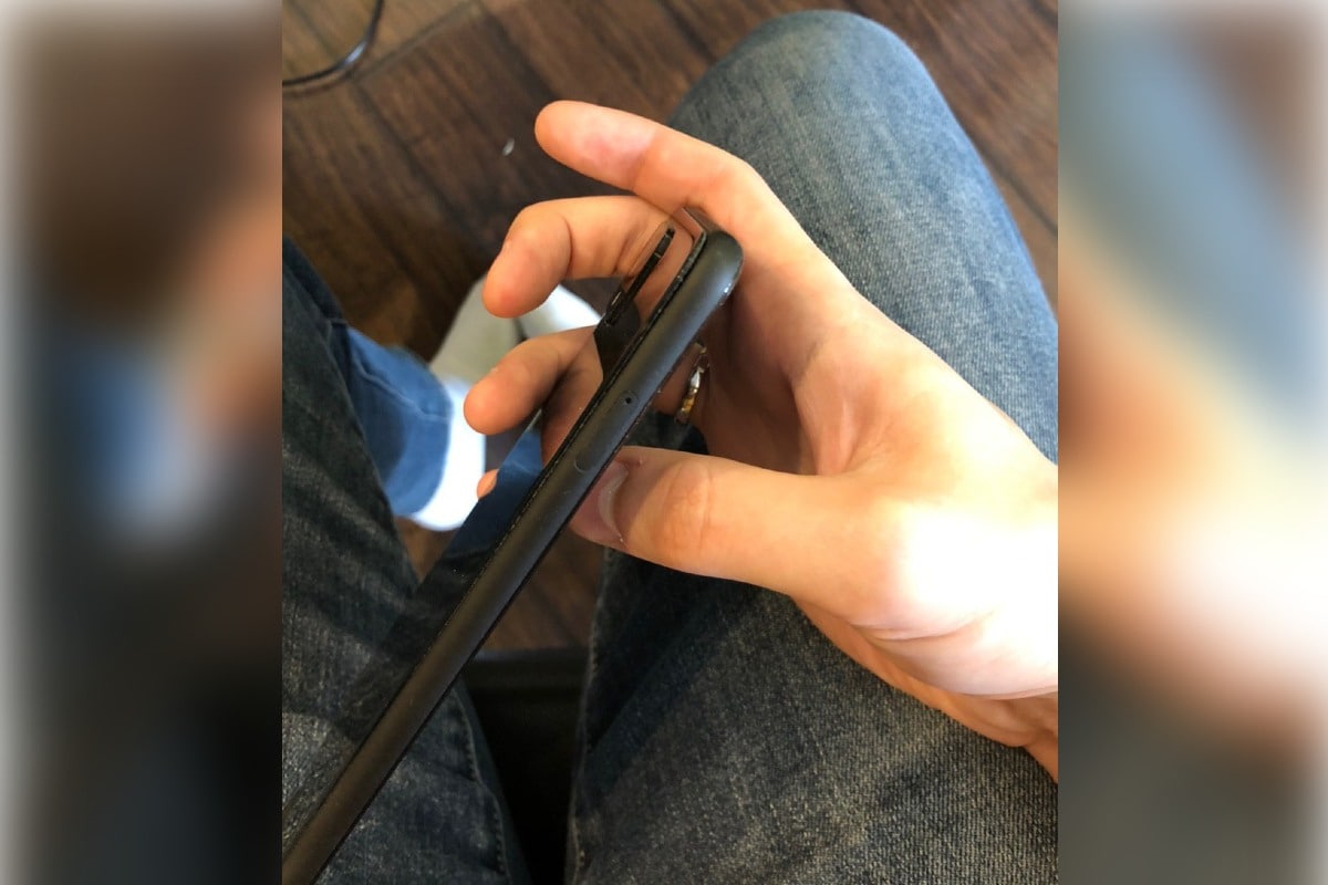 Google Pixel 4 XL Glass Back Peeling Off, Some Users Complain