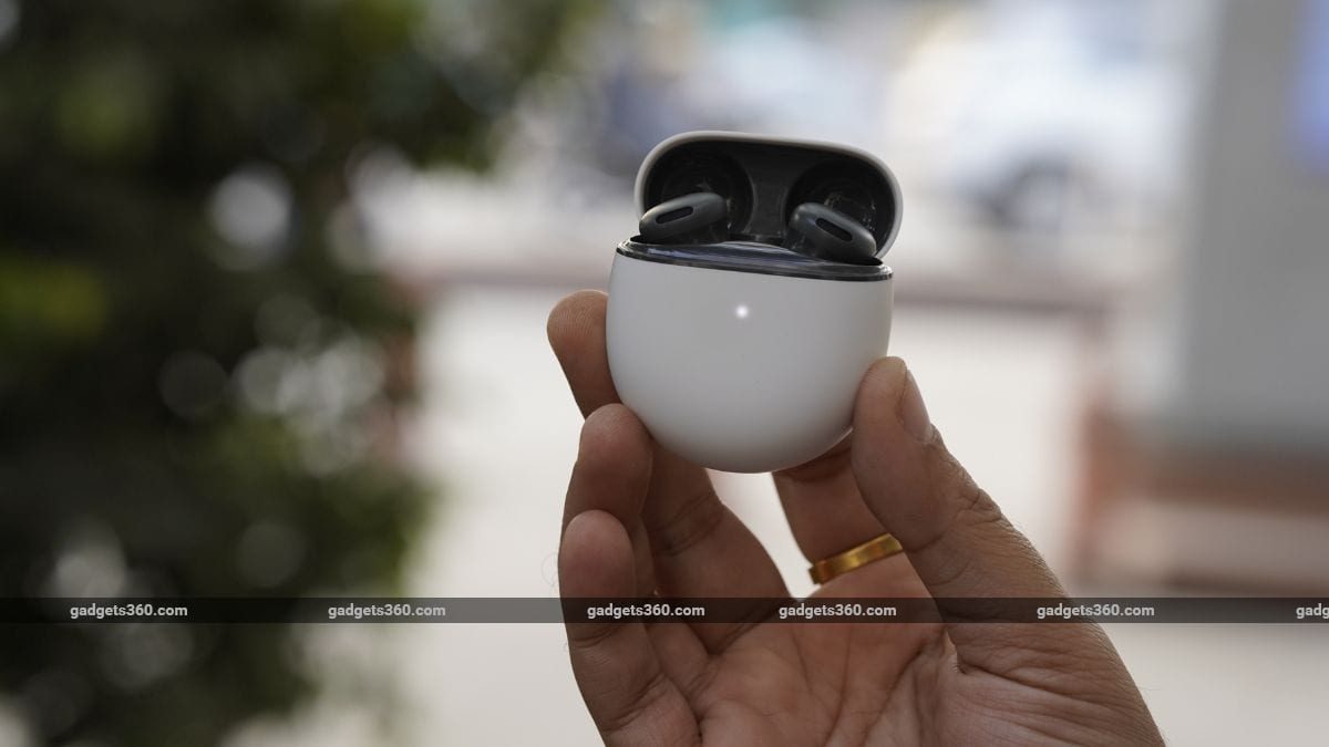 google pixel buds 2a held Google Pixel Buds 2a design