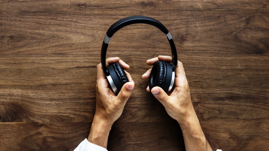 The Best Wireless Bluetooth Headphones Under Rs. 5,000 ...