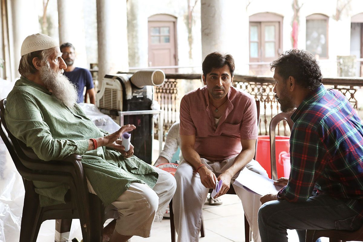 Gulabo Sitabo Movie Cast, Trailer, Story, Review, Release Date, Songs, and More