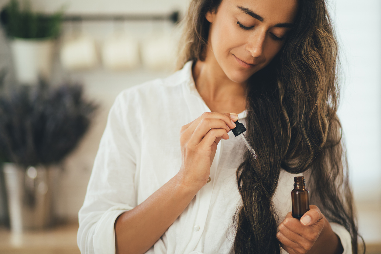 Best Hair Serums For Frizz Control In Humid Weather