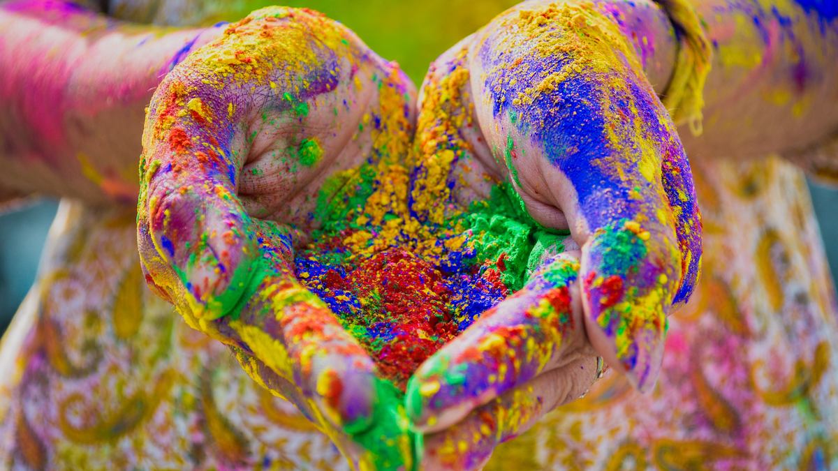 Holi 2021: 5 Best Tech Gifts Under Rs. 2,000 to Cheer Up Your Loved Ones