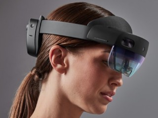 Microsoft HoloLens 2 to Hit Shelves in September, Says Executive VP Harry Shum