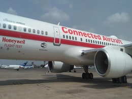 Telecom Secretary Says SpiceJet, Vistara Have Shown Interest in In-Flight Connectivity Telecom Secretary Says SpiceJet, Vistara Have Shown Interest in In-Flight Connectivity