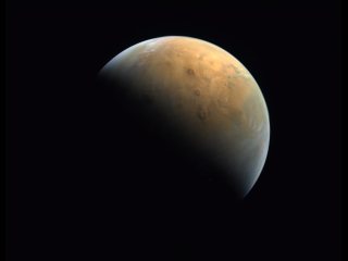 UAE&rsquo;s Hope Mars Probe Sends Home Its First Image of the Red Planet