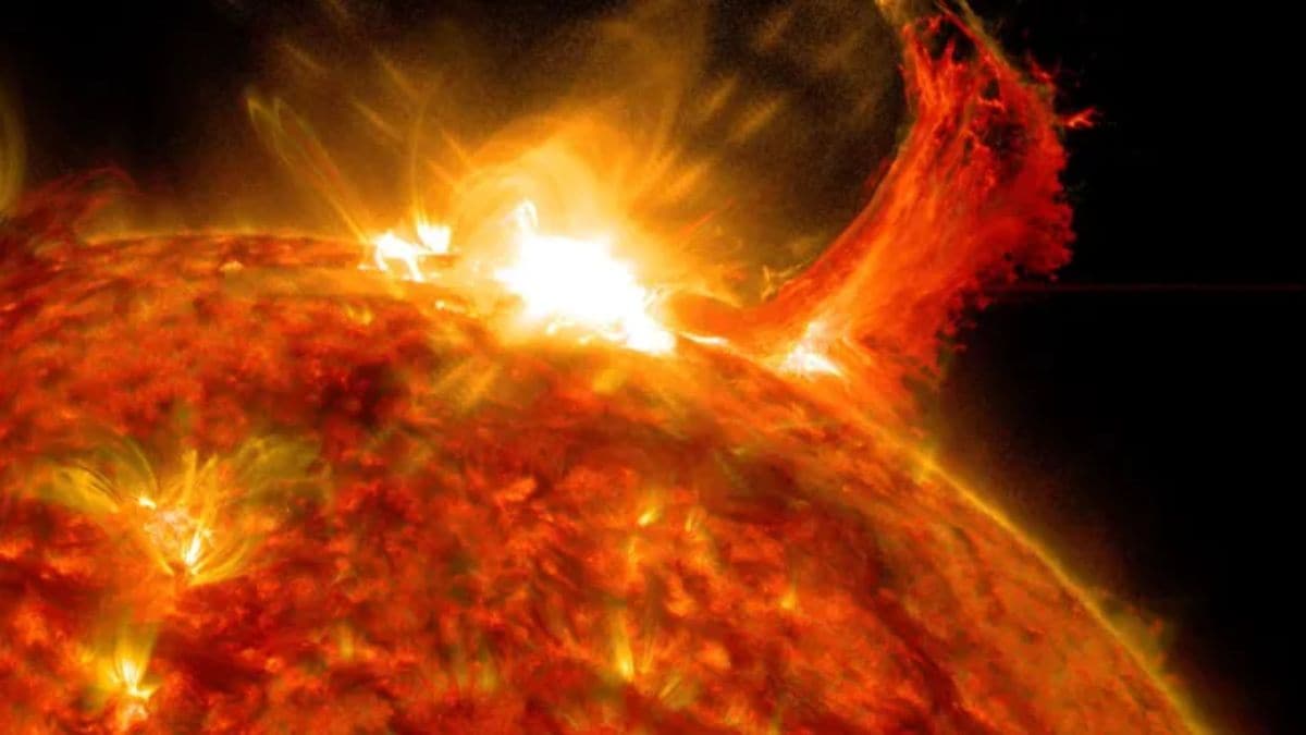 Scientists May Have Finally Solved the Sun’s Mysteriously Hot Atmosphere Puzzle Scientists May Have Finally Solved the Sun’s Mysteriously Hot Atmosphere Puzzle