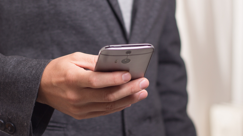 These Habits of Yours Are Hurting, Not Helping Your Smartphone