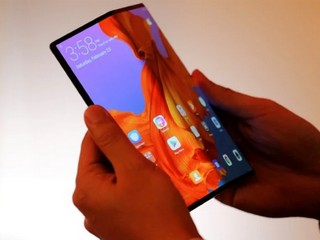 Huawei Mate X Improved Version With Kirin 990 SoC Set to Launch at MWC 2020: Report