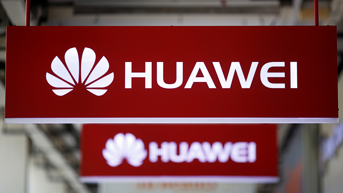 EE Keeps Huawei in First British 5G Network but Halts Handsets